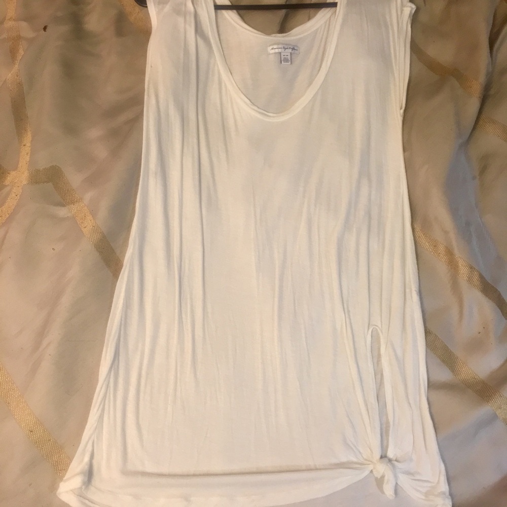 American Eagle white sleeveless shirt